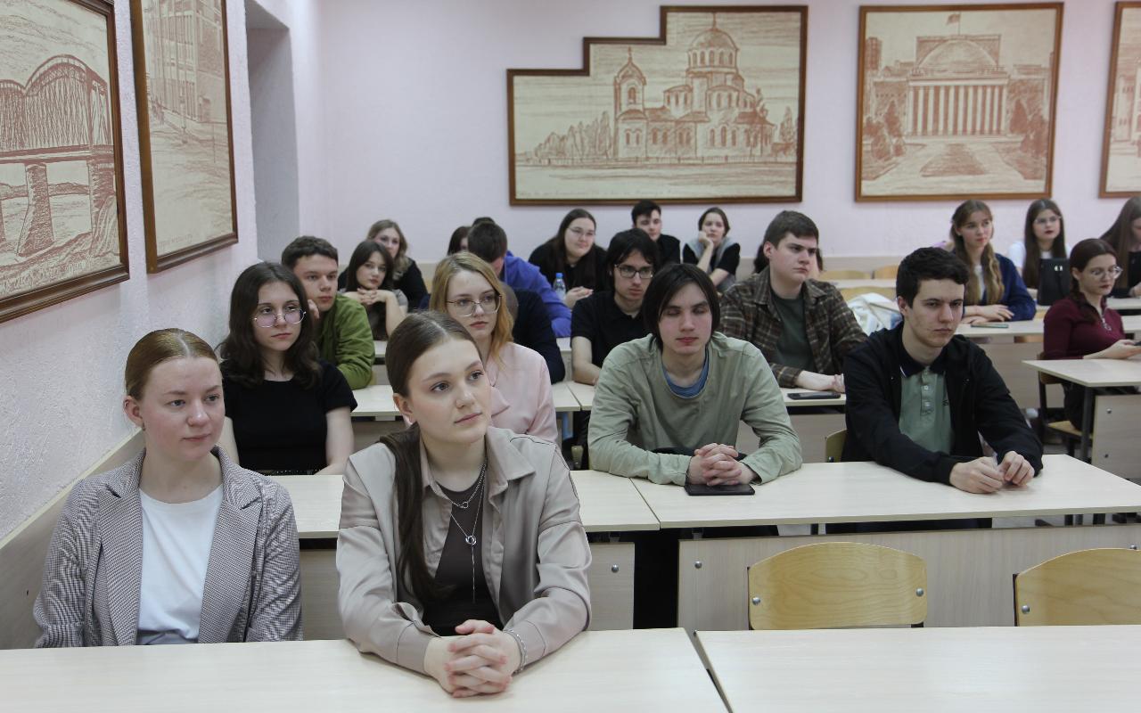 ФОТО к новости: Директор ИИГСО НГПУ: продуктивное общение и цифровые технологии – залог профессионального успеха педагога