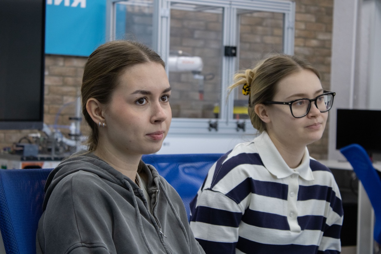 ФОТО к новости: В НГПУ состоялась встреча с директором филиала Российского общества «Знание» в Новосибирской области Даниилом Барановым