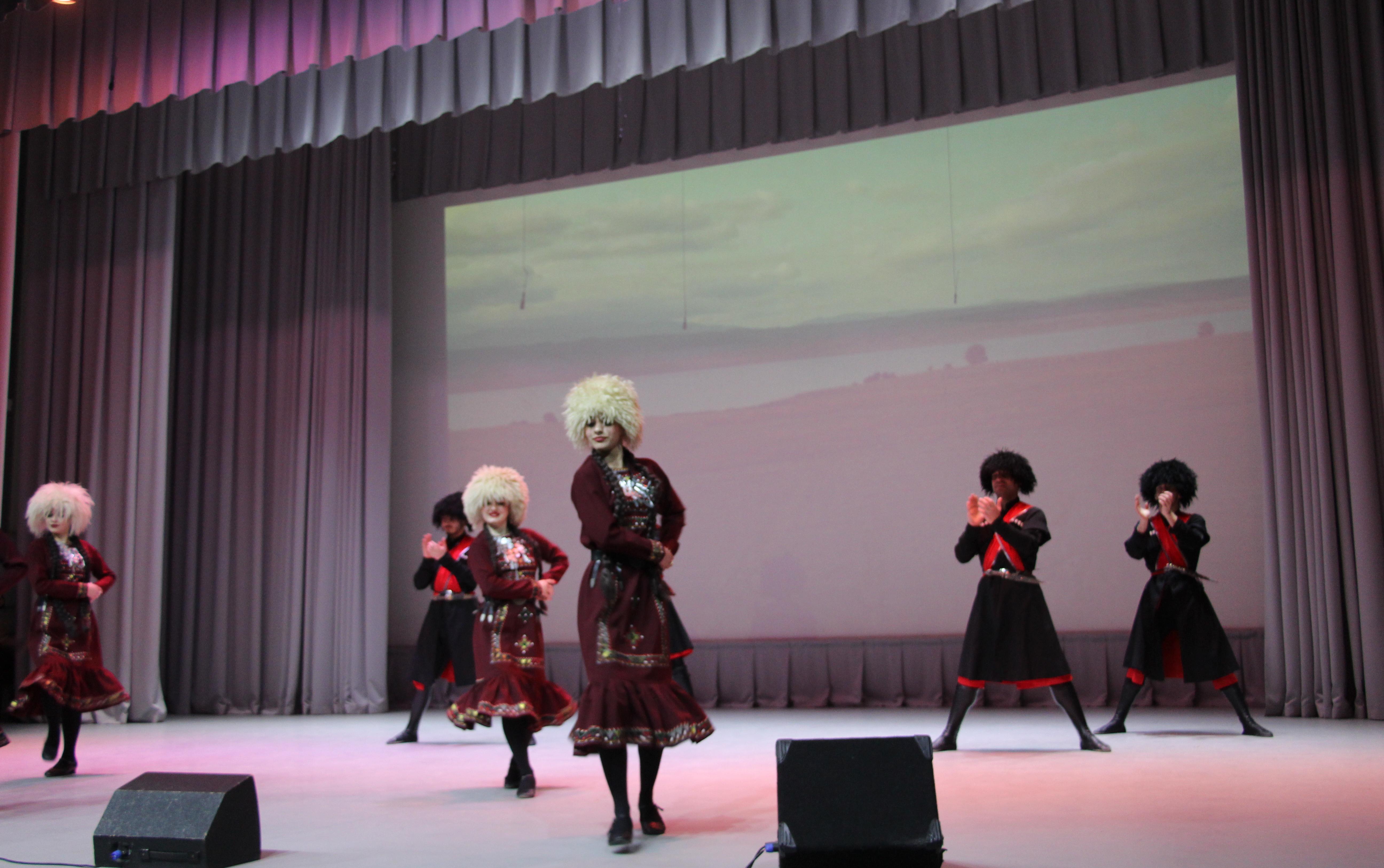 ФОТО к новости: Культура объединяет: в Новосибирске прошла конференция, посвященная дружбе народов  