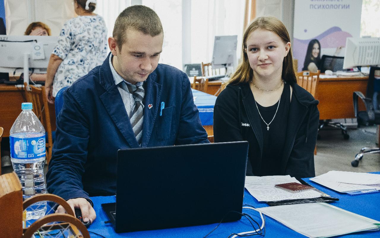 ФОТО к новости: НГПУ вошёл в тройку самых популярных педагогических вузов России по количеству абитуриентов