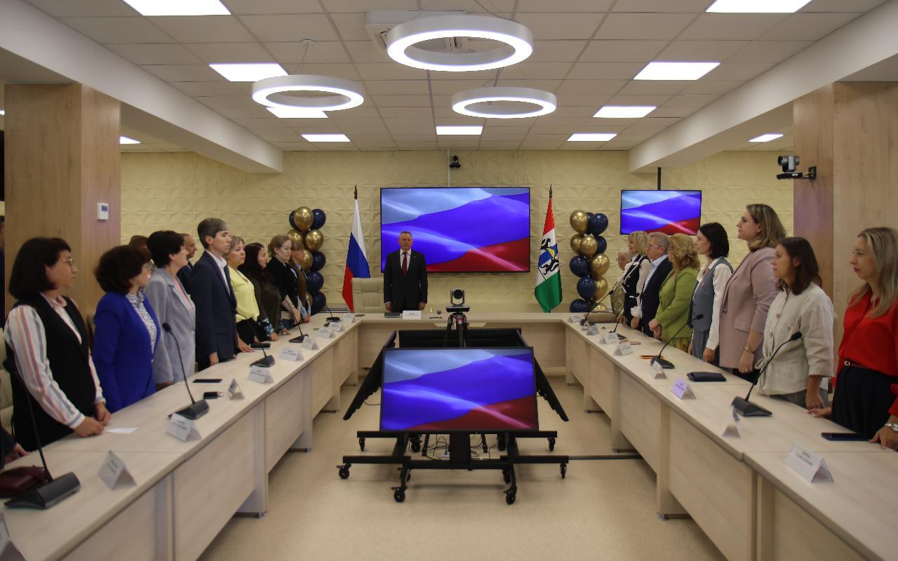 ФОТО к новости: Гордость университета: лучшие педагогические работники НГПУ удостоены наград и почетных званий Минпросвещения России