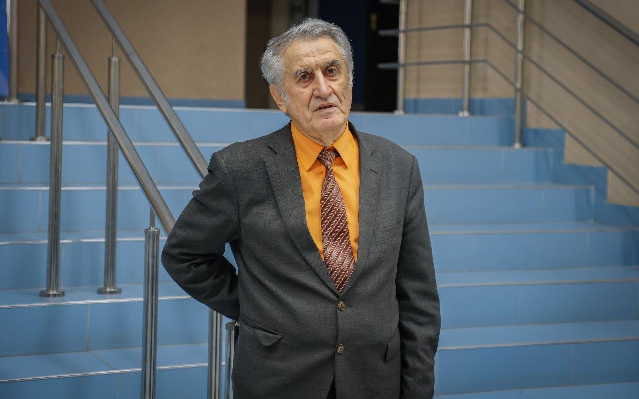 ФОТО к новости: В НГПУ состоялась торжественная церемония поднятия Государственного флага Российской Федерации