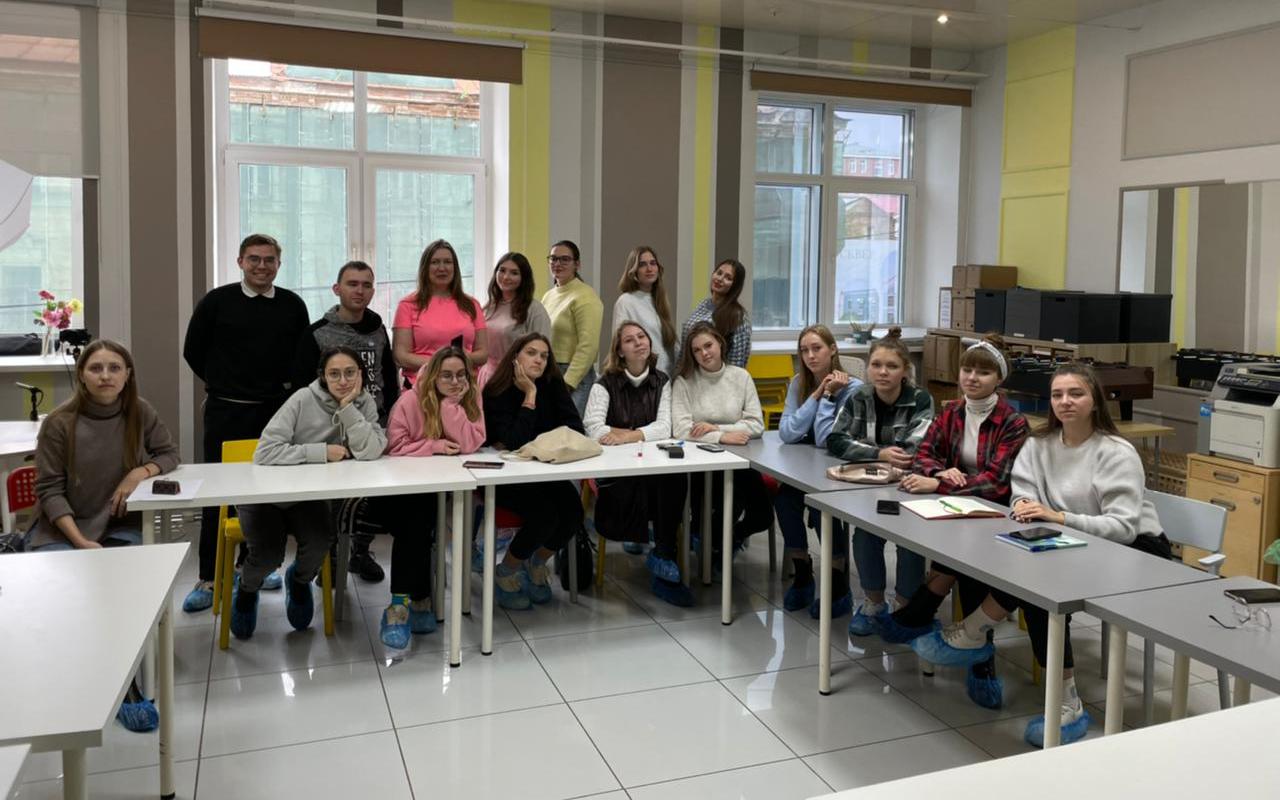 ФОТО к новости: Студентки ИИГСО НГПУ исследуют города России