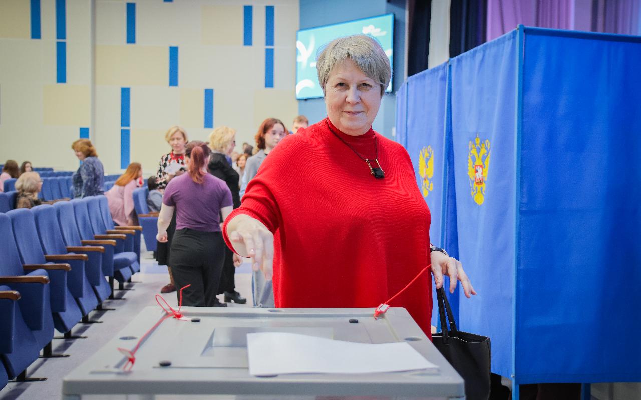 ФОТО к новости: Сергей Александрович Нелюбов избран ректором НГПУ