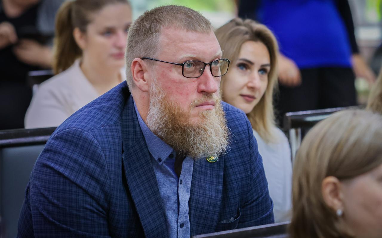 ФОТО к новости: Главная ценность университета: лучшие работники НГПУ удостоены наград и почётных званий Министерства просвещения Российской Федерации