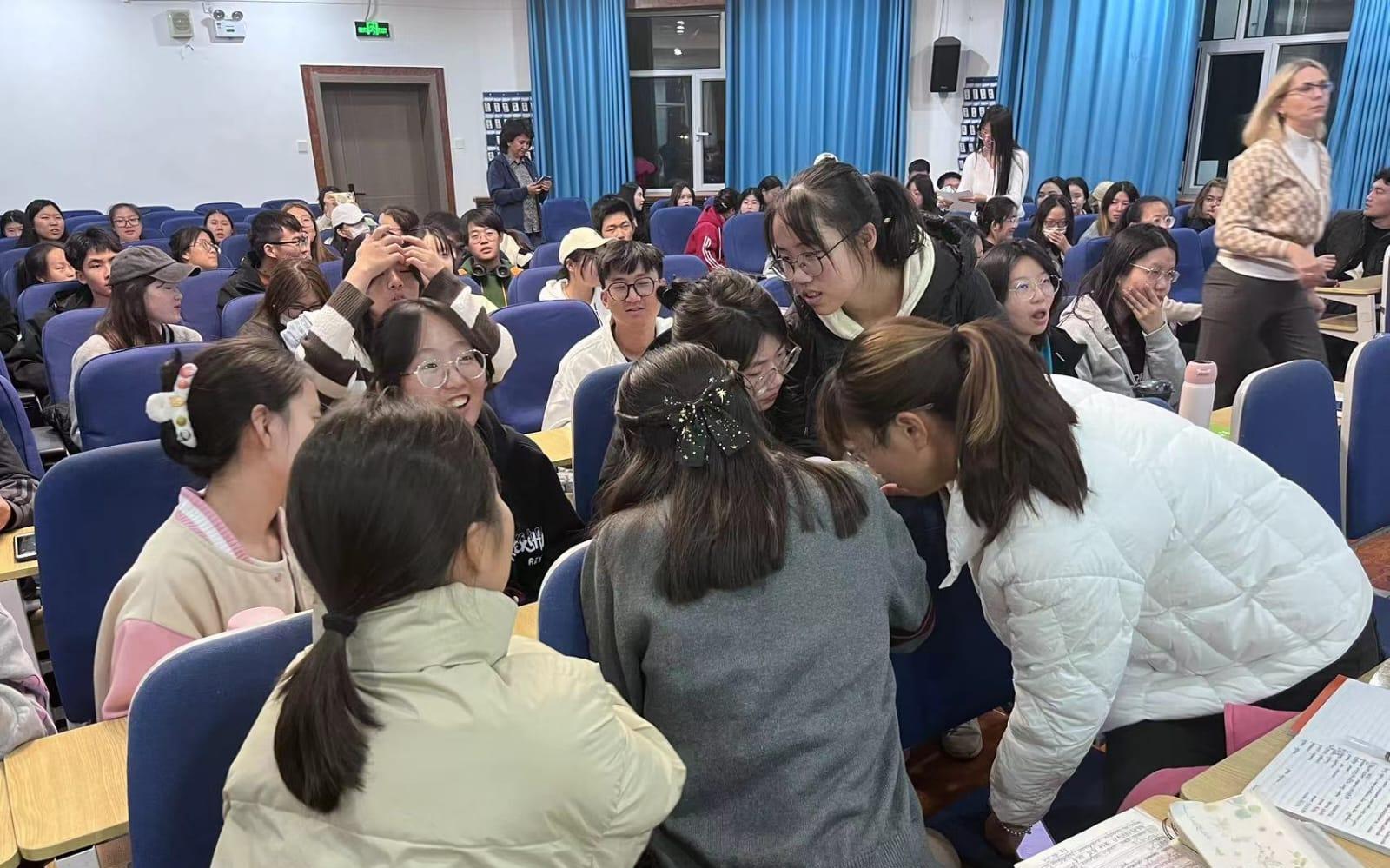 ФОТО к новости: Поговорим по-русски: преподаватели НГПУ ведут курсы в Китае
