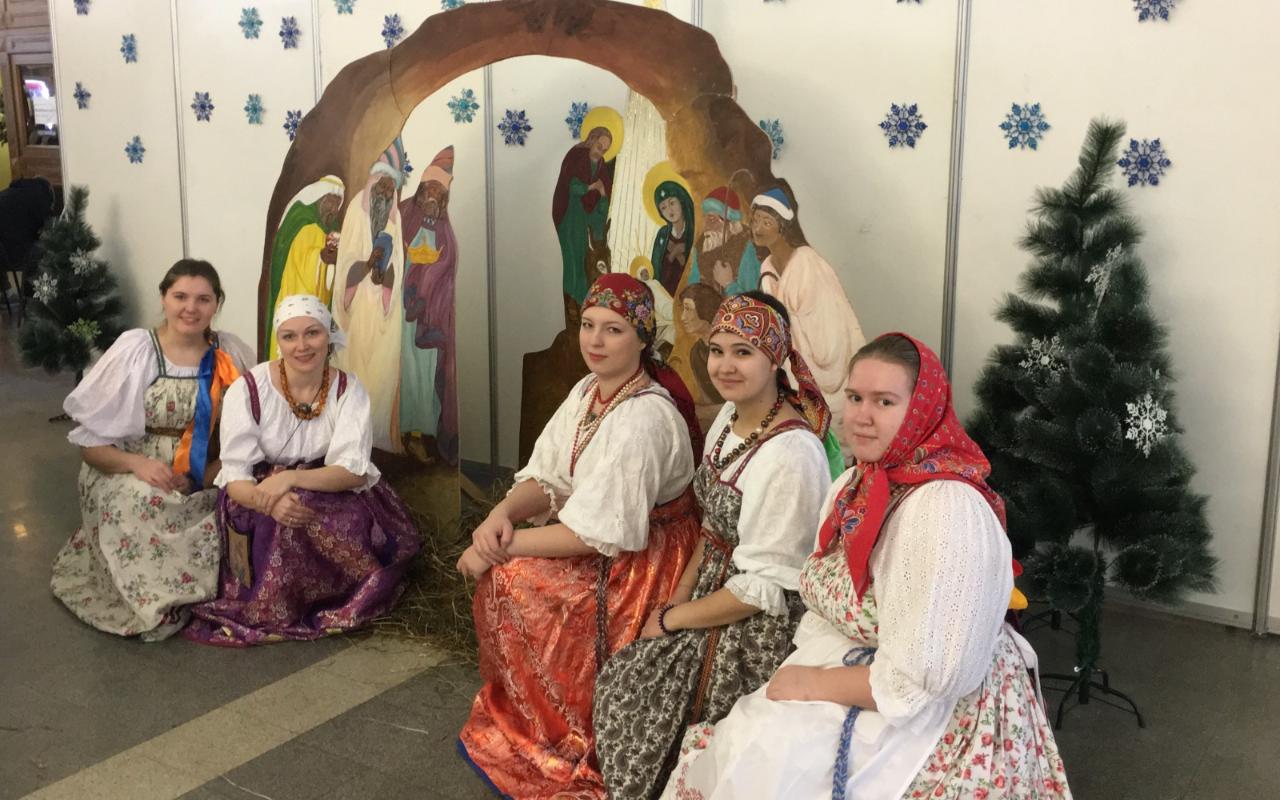 ФОТО к новости: Кутья, колядки и вертеп: как встречали Рождество наши предки