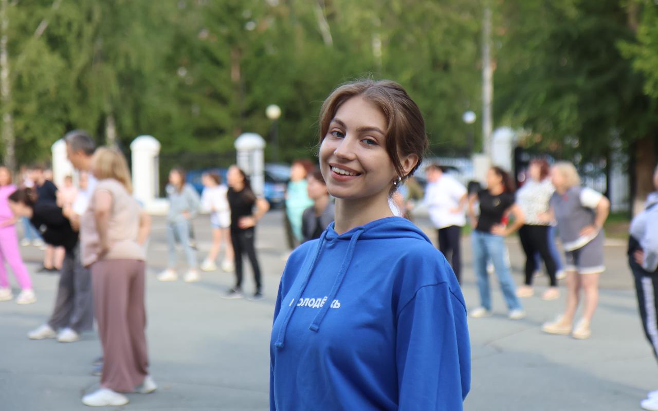 ФОТО к новости: Заряд бодрости и настроения: титулованные спортсмены провели зарядку для коллектива НГПУ 
