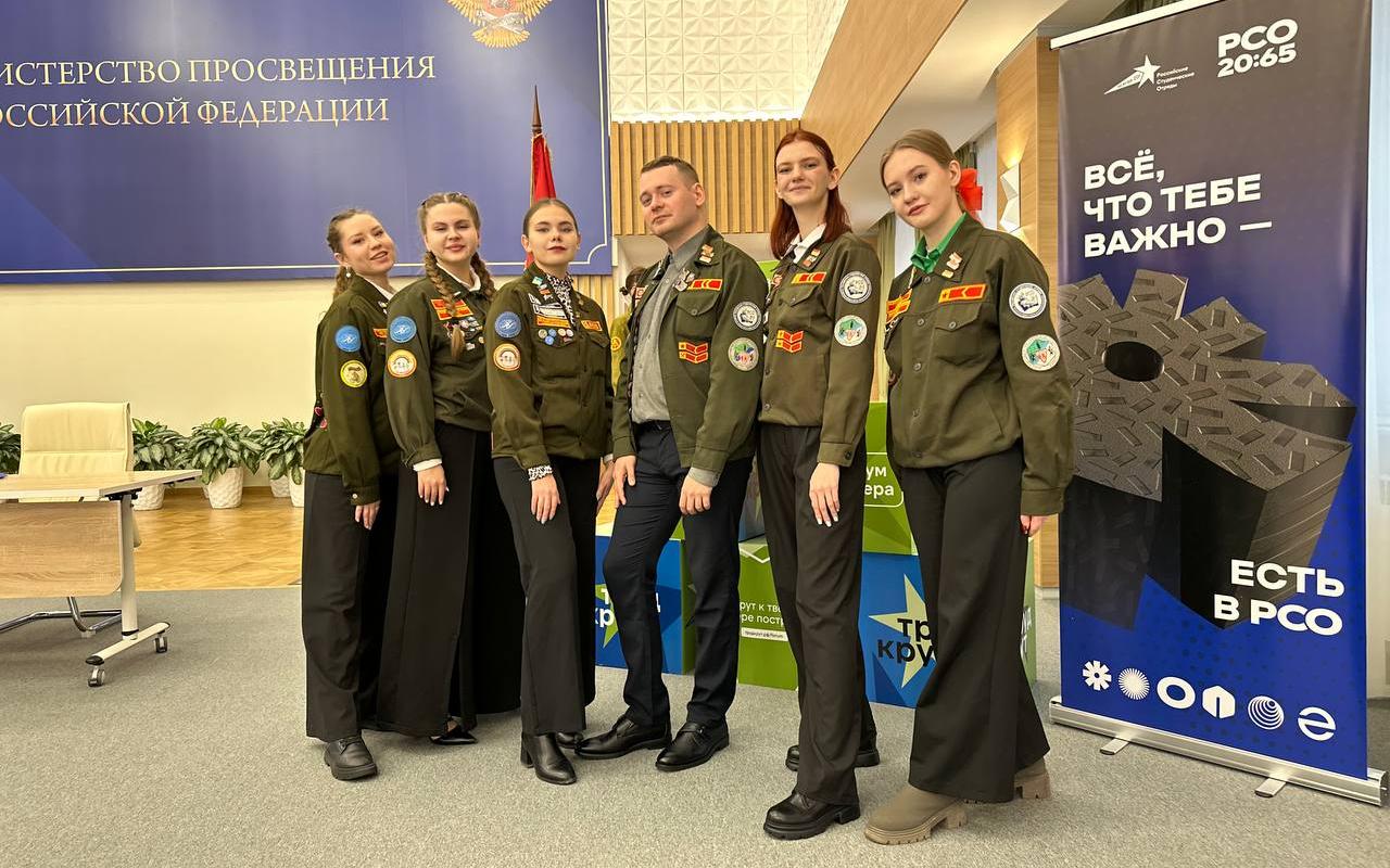 ФОТО к новости: Штаб студенческих отрядов НГПУ получил награду на Всероссийском слёте студенческих отрядов