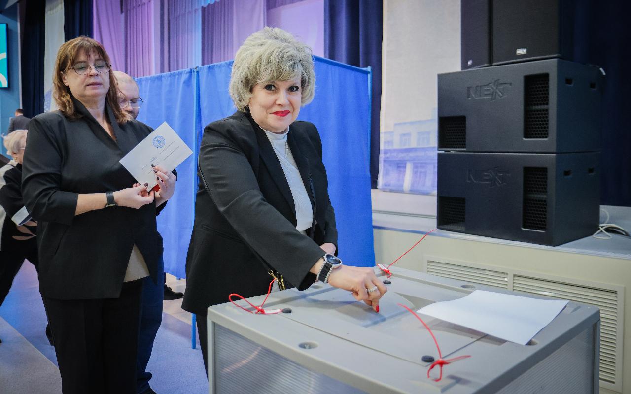 ФОТО к новости: Сергей Александрович Нелюбов избран ректором НГПУ