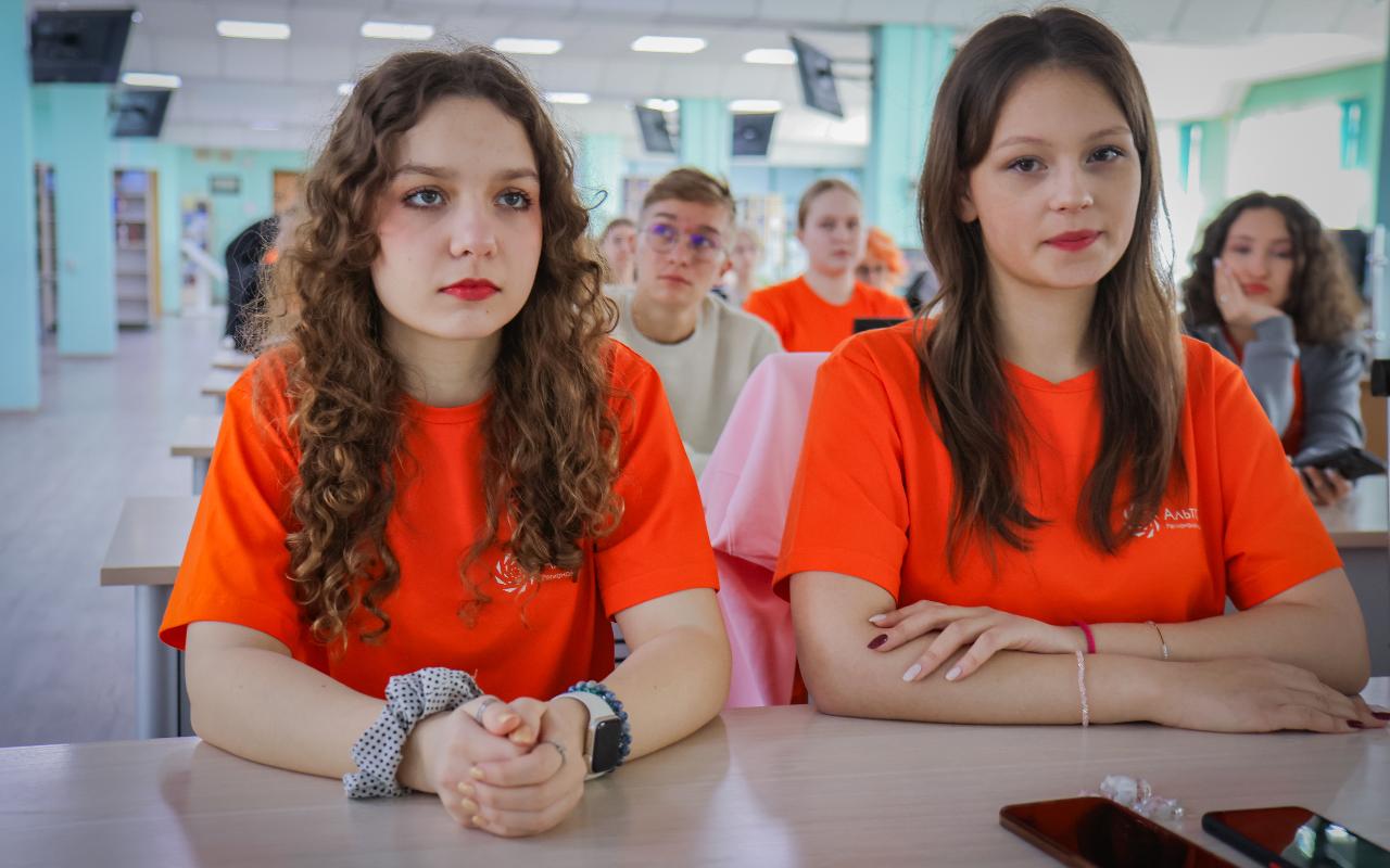 ФОТО к новости: НГПУ стал площадкой для участников образовательной программы «Дизайн городского пространства» Регионального центра «Альтаир»
