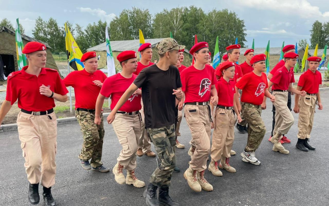 ФОТО к новости: Лагерь на полигоне: спасательный отряд НГПУ вернулся с профильной смены «Юнармии»