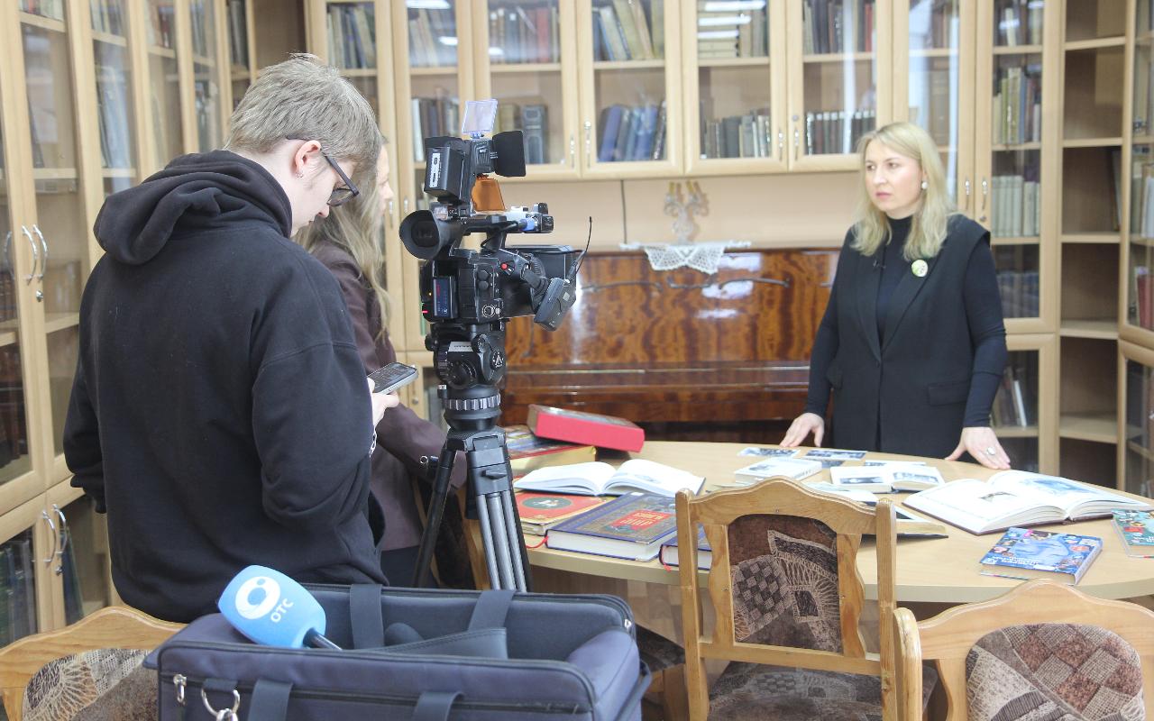 ФОТО к новости: Богиня, революционерка, творец: в НГПУ напомнили, как менялась роль женщины в истории