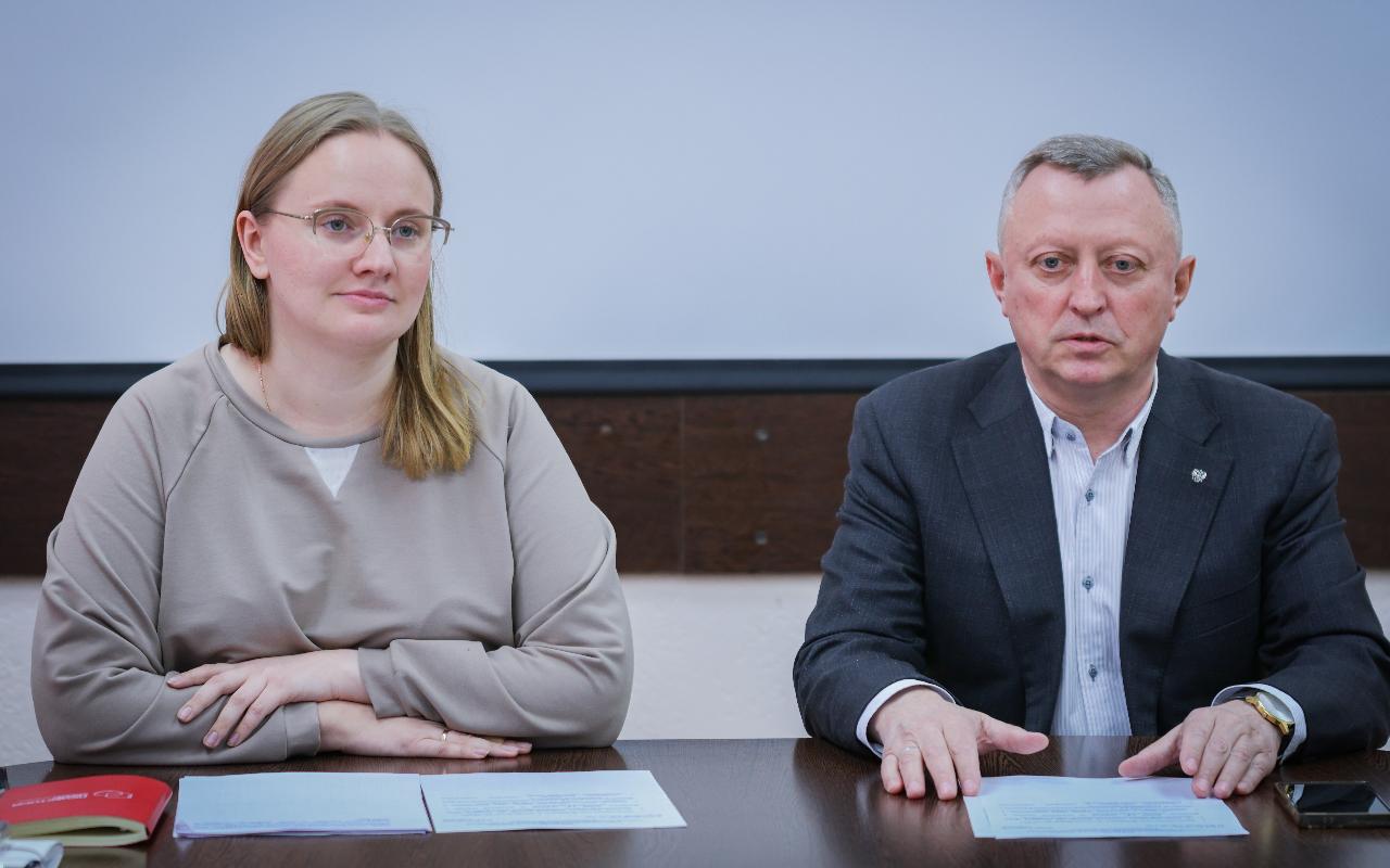ФОТО к новости: В НГПУ отметили самых активных волонтёров Добро.Центра по итогам первого квартала