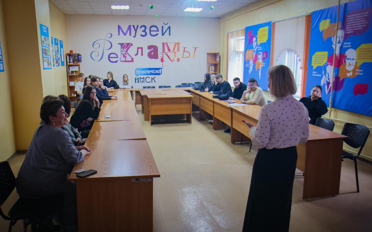 ФОТО к новости: В НГПУ открылся музей рекламы