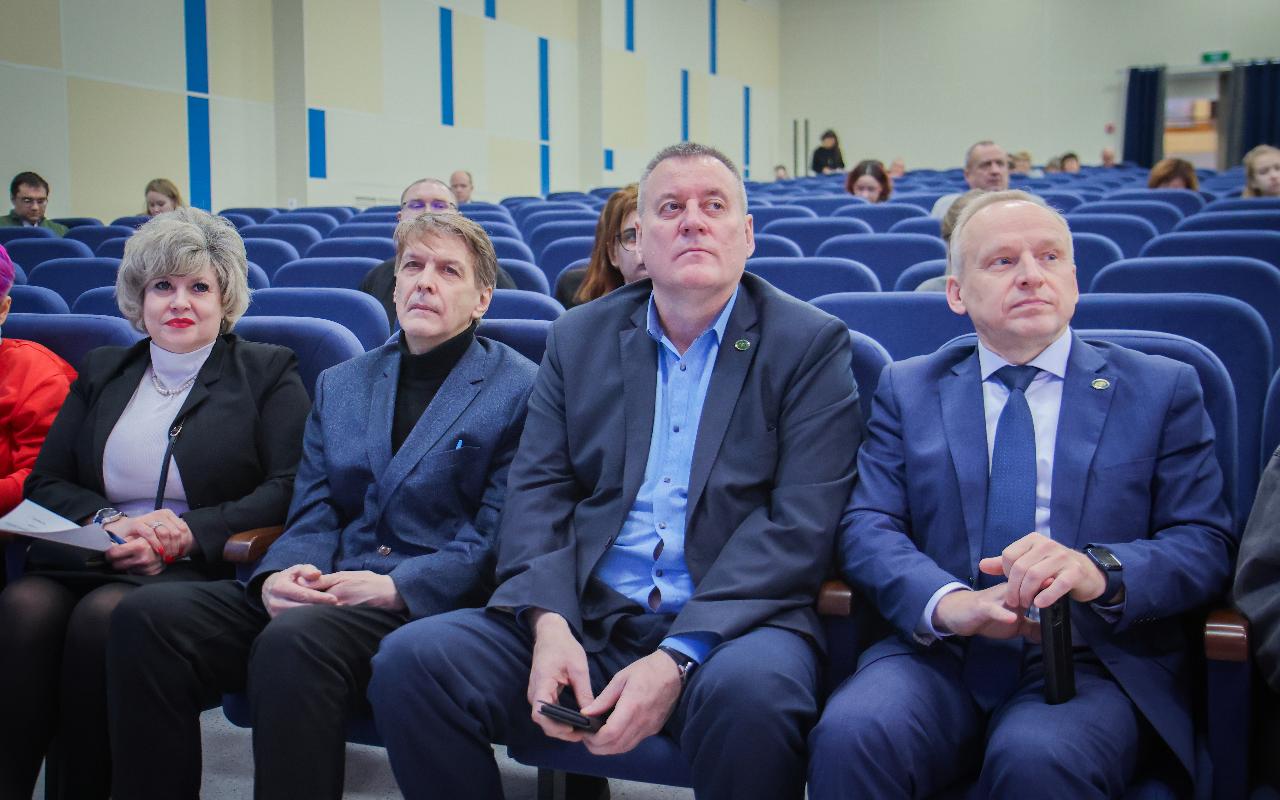 ФОТО к новости: Сергей Александрович Нелюбов избран ректором НГПУ