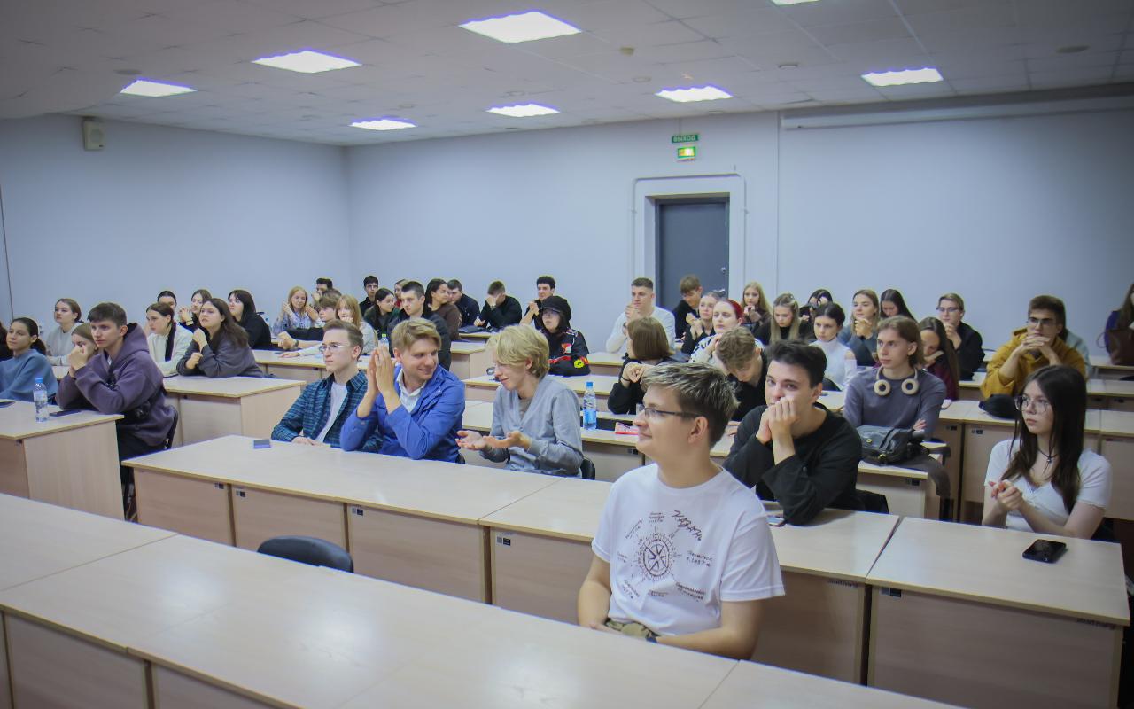 ФОТО к новости: В НГПУ показали киноверсию спектакля «Жизнь за други своя»