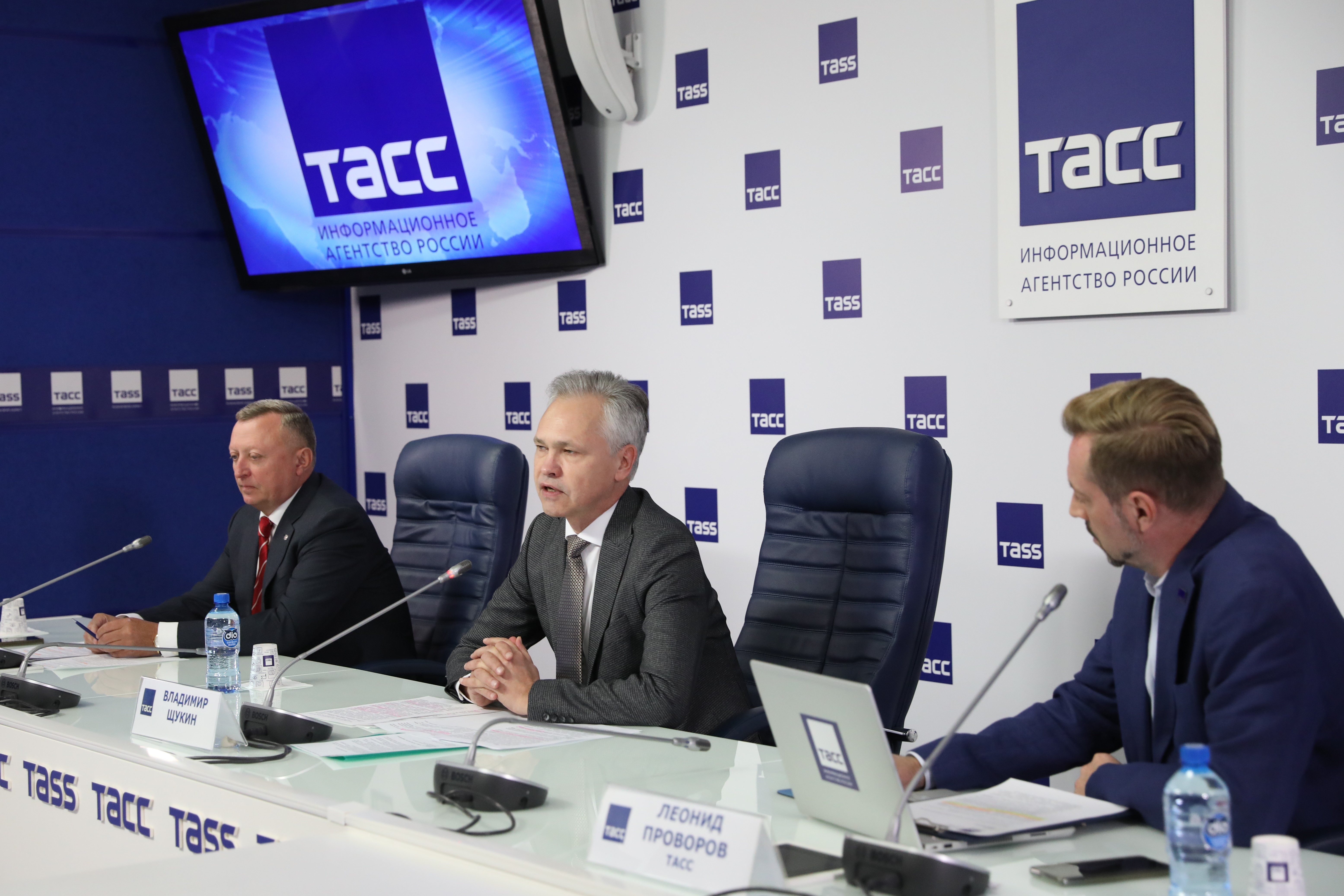 ФОТО к новости: И. о. ректора Сергей Нелюбов: «Те проекты, которые мы реализуем, позволяют мотивировать и закреплять в школах выпускников вуза»