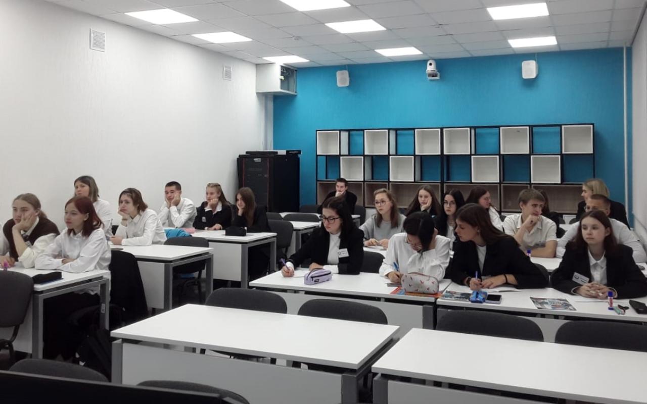 ФОТО к новости: Ученики Новосибирского педагогического лицея знакомятся с НГПУ
