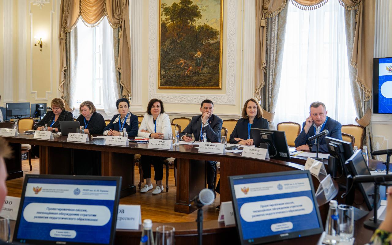 ФОТО к новости: И. о. ректора НГПУ Сергей Нелюбов принимает участие в разработке новой Стратегии развития образования до 2036 года