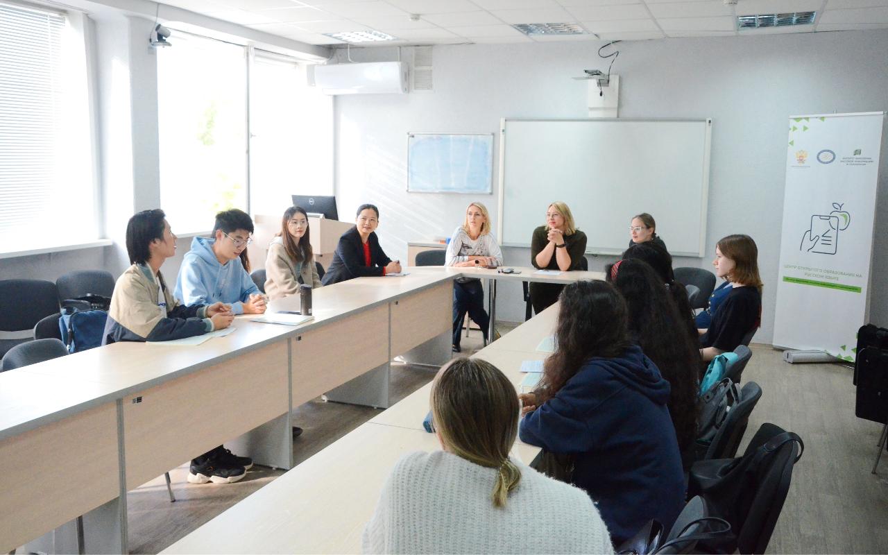 ФОТО к новости: Китайские студенты оттачивают русский в НГПУ