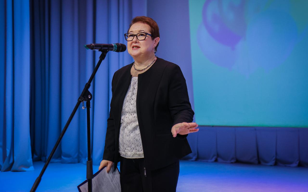 ФОТО к новости: Институт филологии и медиакоммуникаций НГПУ отметил 90-летний юбилей