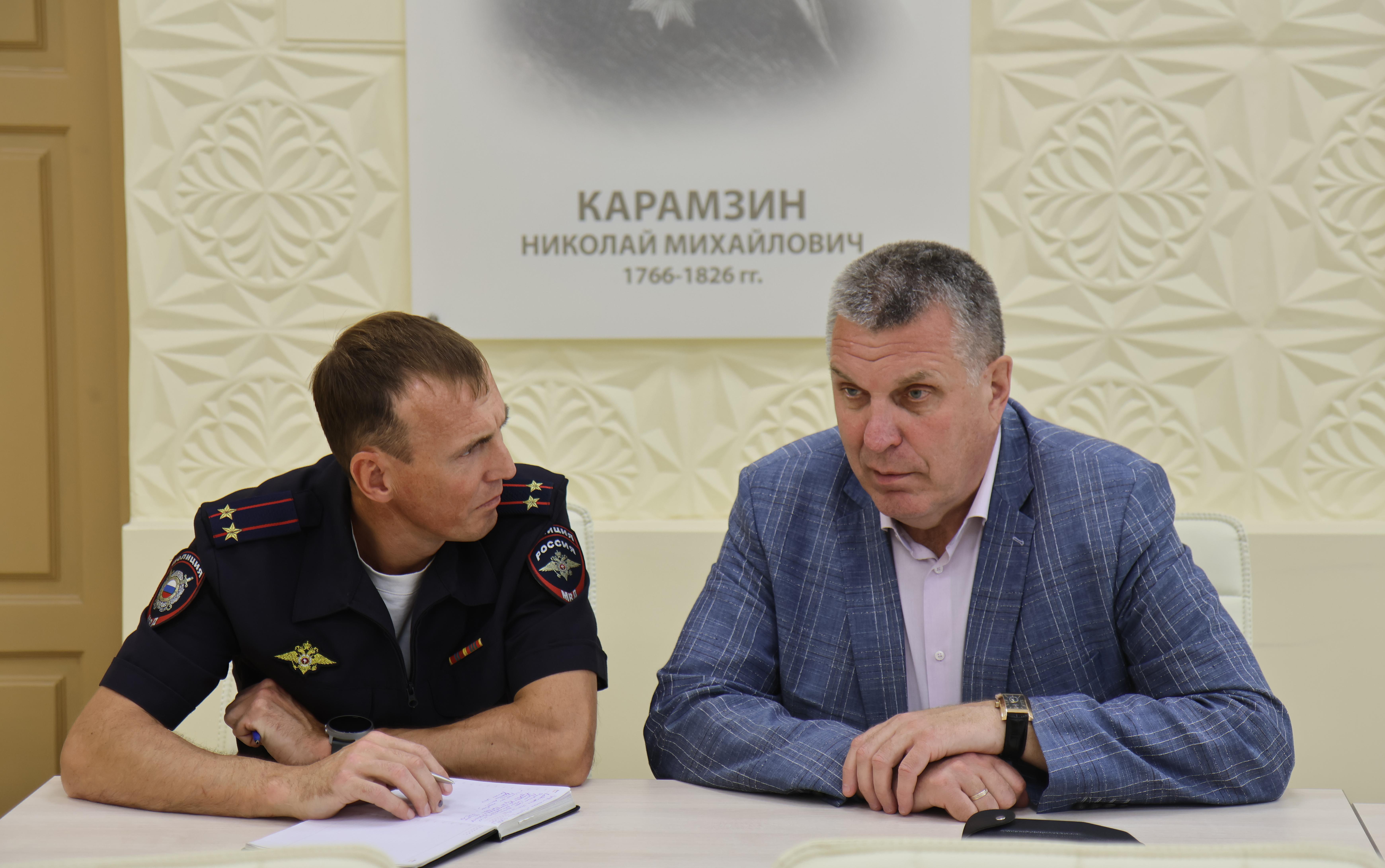 ФОТО к новости: Студенты НГПУ будут проходить практику в ГУ МВД России по Новосибирской области