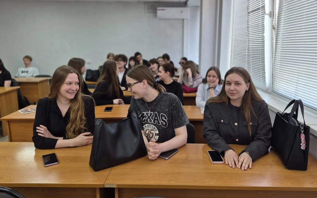 ФОТО к новости: Памяти профессора: в НГПУ провели «Восьмые Чумаковские чтения»