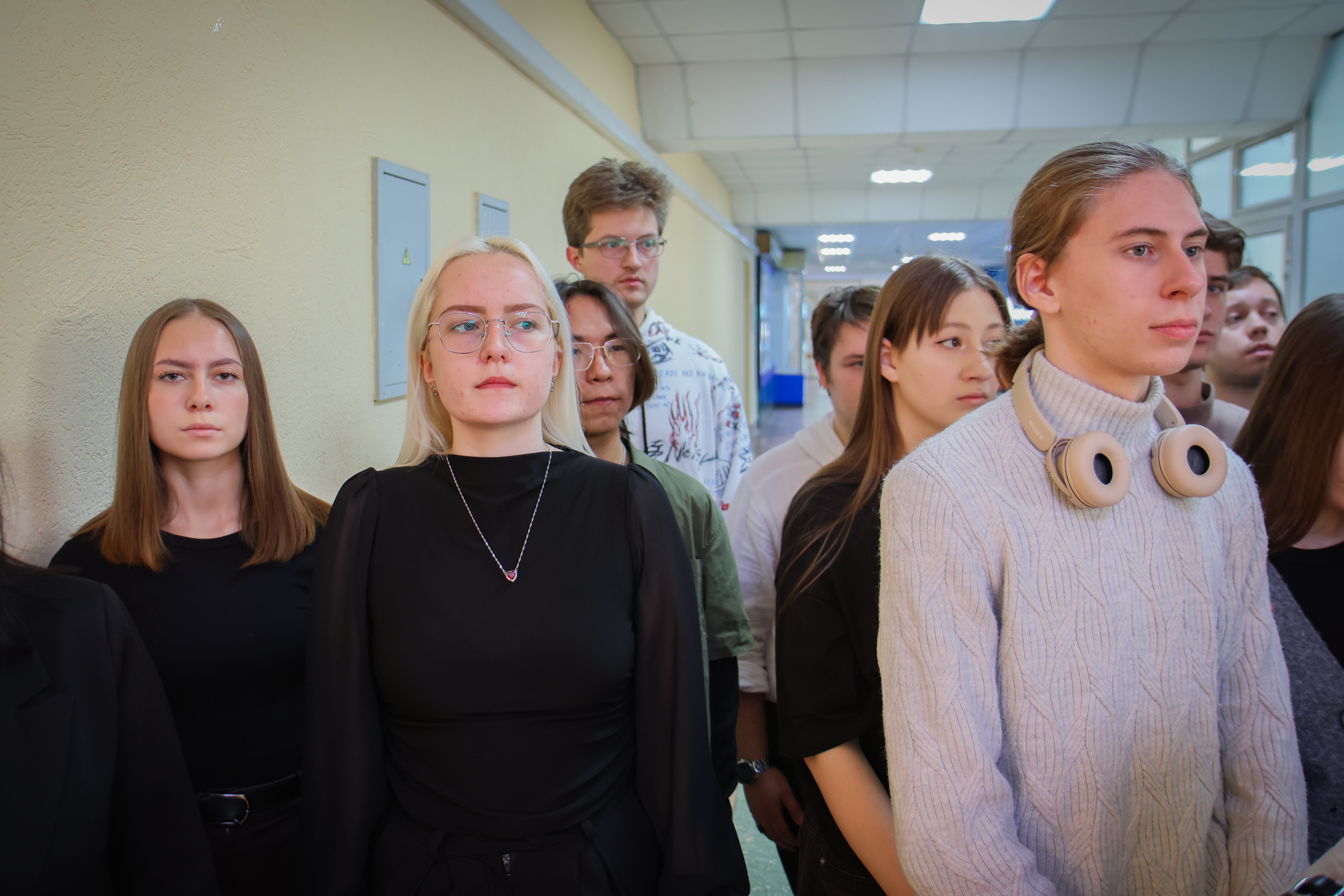 ФОТО к новости: В НГПУ почтили память героев: возложение цветов и урок мужества в День Героев Отечества