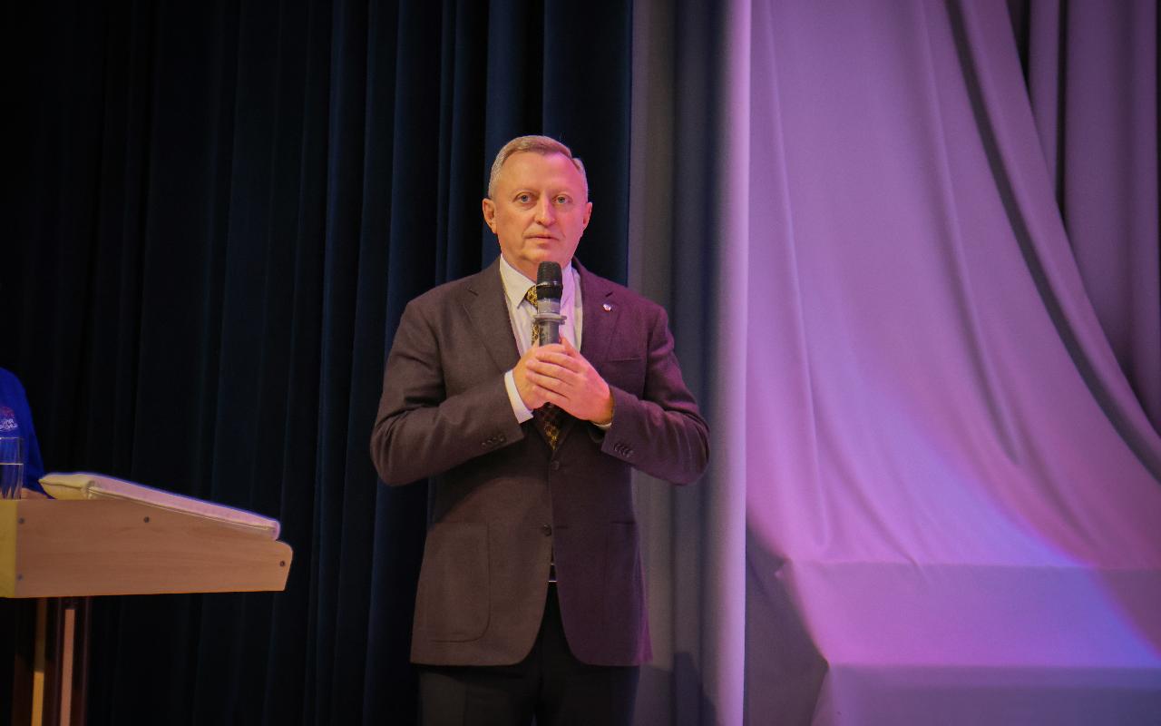 ФОТО к новости: Как стать героем спорта: олимпийские легенды раскрыли секреты студентам НГПУ