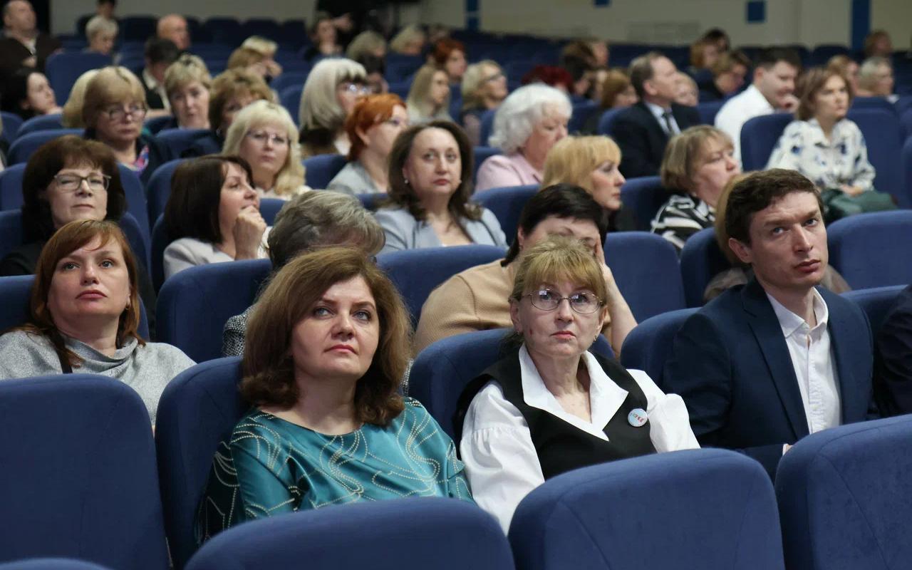 ФОТО к новости: Педагогический дневник: НГПУ как ресурс профессионального развития педагогов региона
