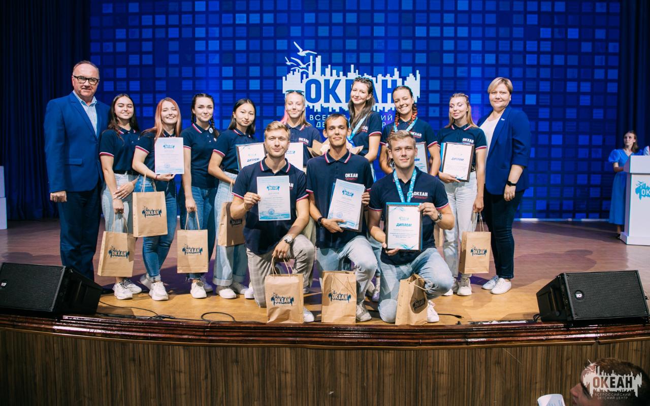 ФОТО к новости: Студентка НГПУ стала лучшим вожатым всероссийского детского центра «Океан»