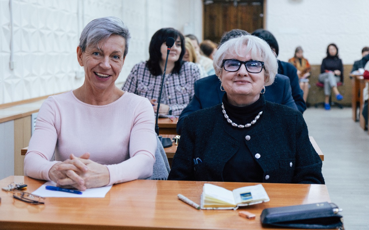 ФОТО к новости: Кафедра – живой организм университета: в НГПУ прошло первое производственное совещание