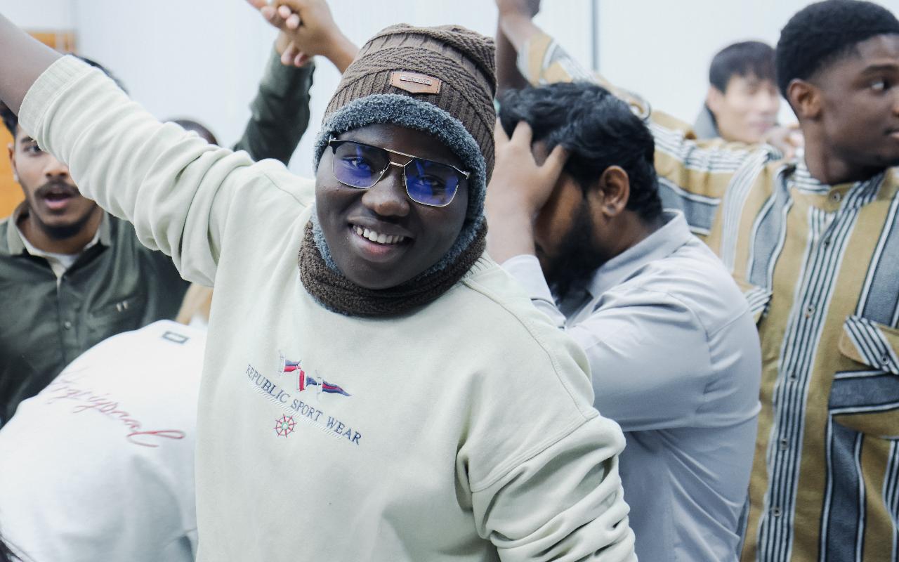 ФОТО к новости: Новый год без границ: как иностранные студенты ИФиМ НГПУ знакомились с русскими традициями