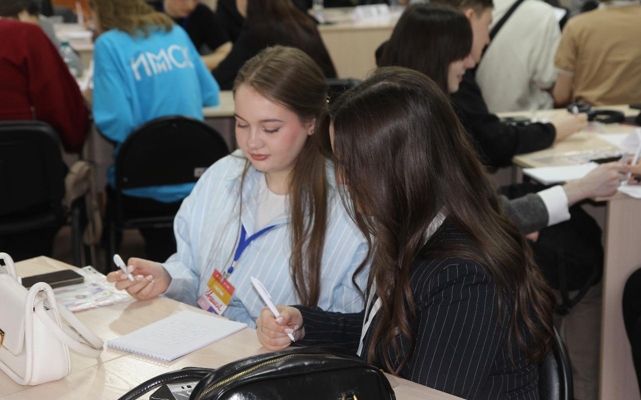 ФОТО к новости: Шесть шагов к успеху: студенты НГПУ потренировались в запуске собственных стартапов
