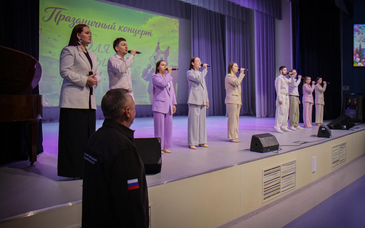 ФОТО к новости: «Для милых дам…»: в НГПУ прошёл праздничный концерт к Международному женскому дню
