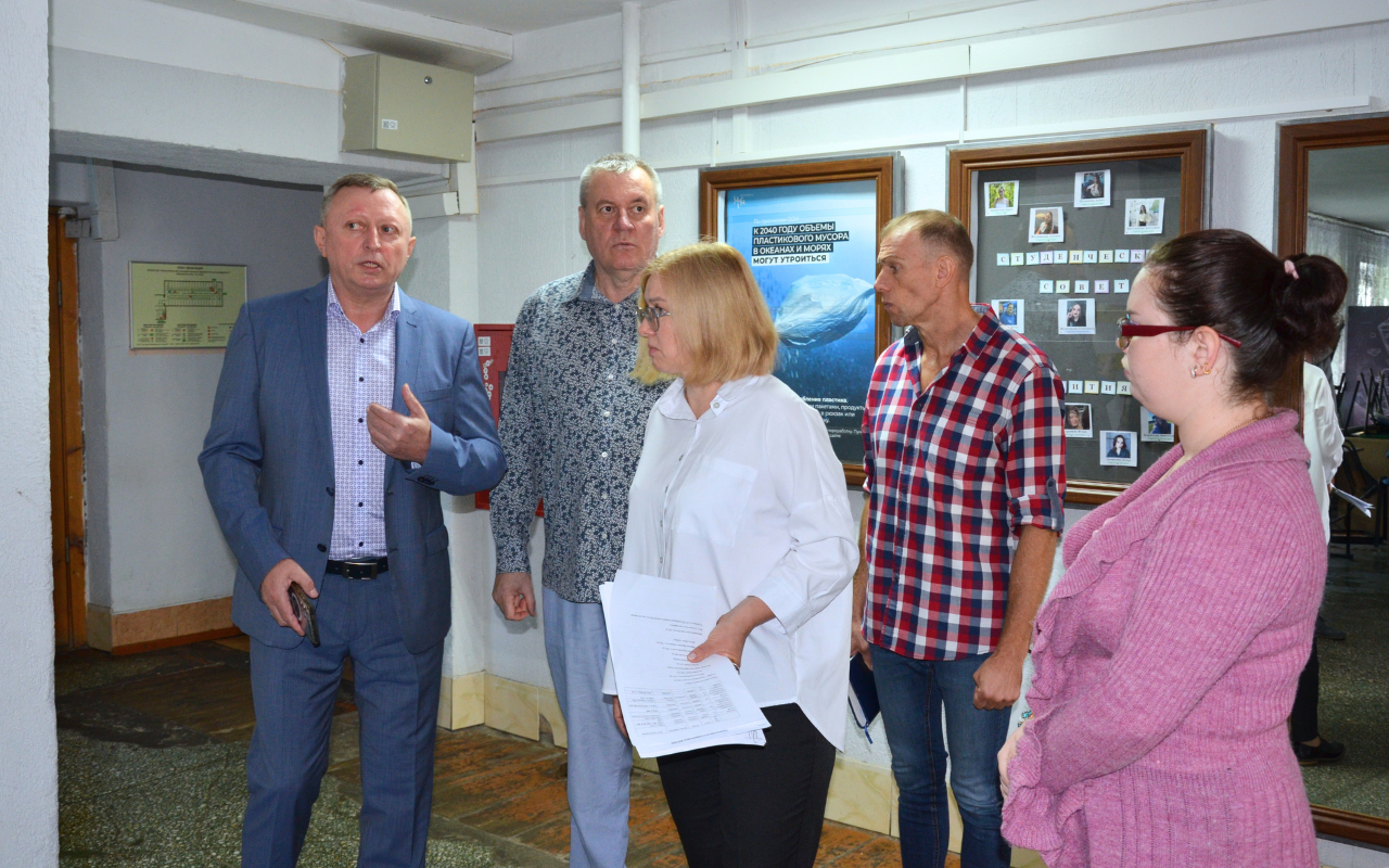 ФОТО к новости: Готовность студгородка к приему первокурсников проверил и. о. ректора С. А. Нелюбов