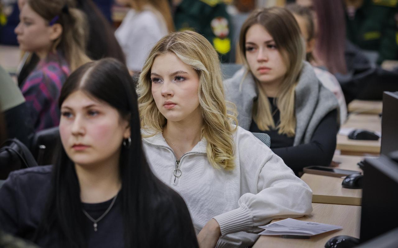 ФОТО к новости: В НГПУ обсудили роль исторической памяти в развитии индивидуальности