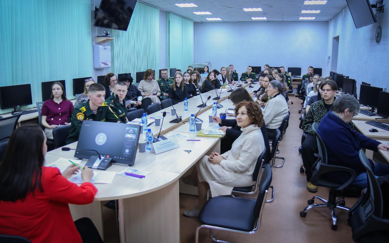 В НГПУ обсудили роль исторической памяти в развитии индивидуальности