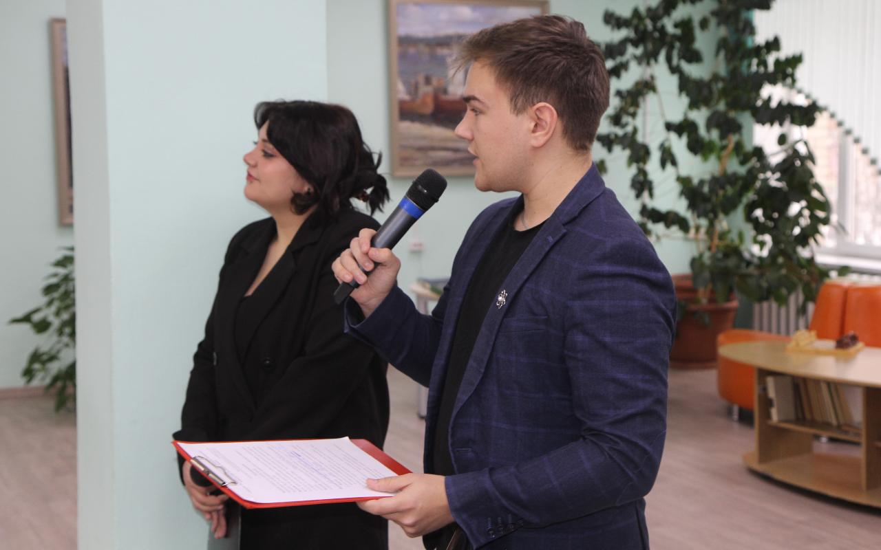 ФОТО к новости: Жизнь во славу Родины: бойцы ОМОНа провели со студентами НГПУ «Разговор о важном»