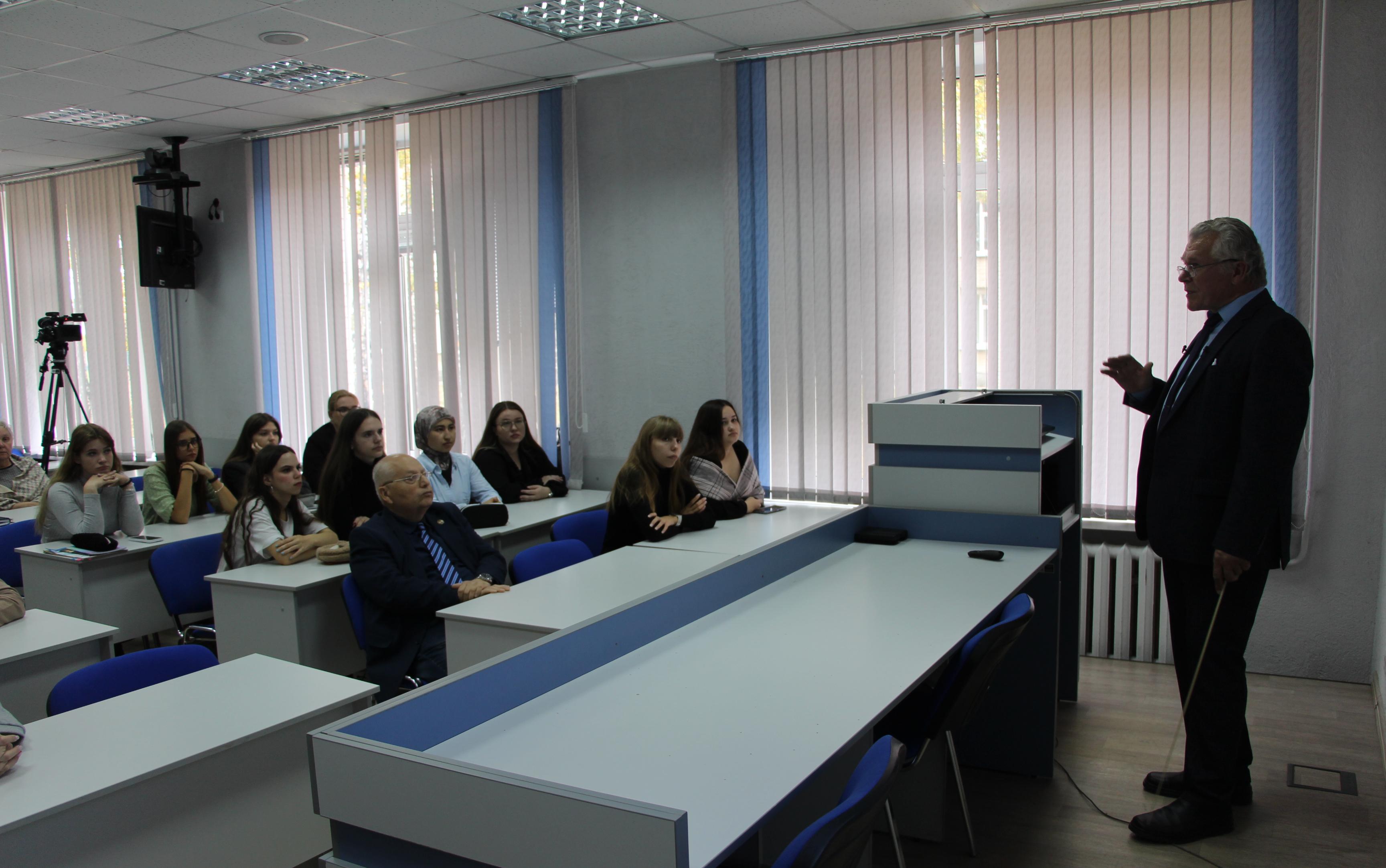 ФОТО к новости: Преподаватель НГПУ рассказал о своих исследованиях в рамках гранта РНФ