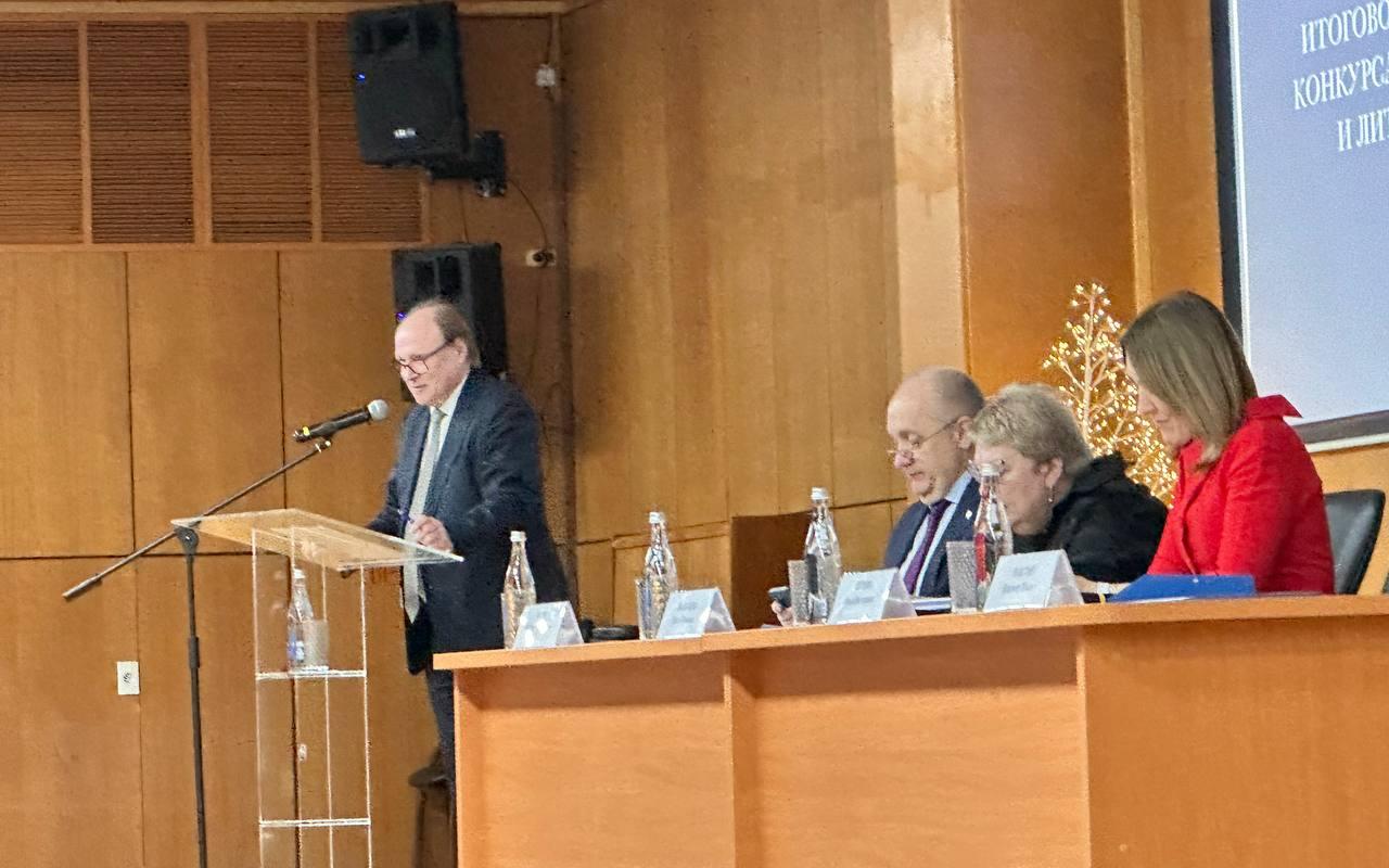 ФОТО к новости: Доцент НГПУ стал лауреатом Всероссийского конкурса исследователей русского языка и литературы