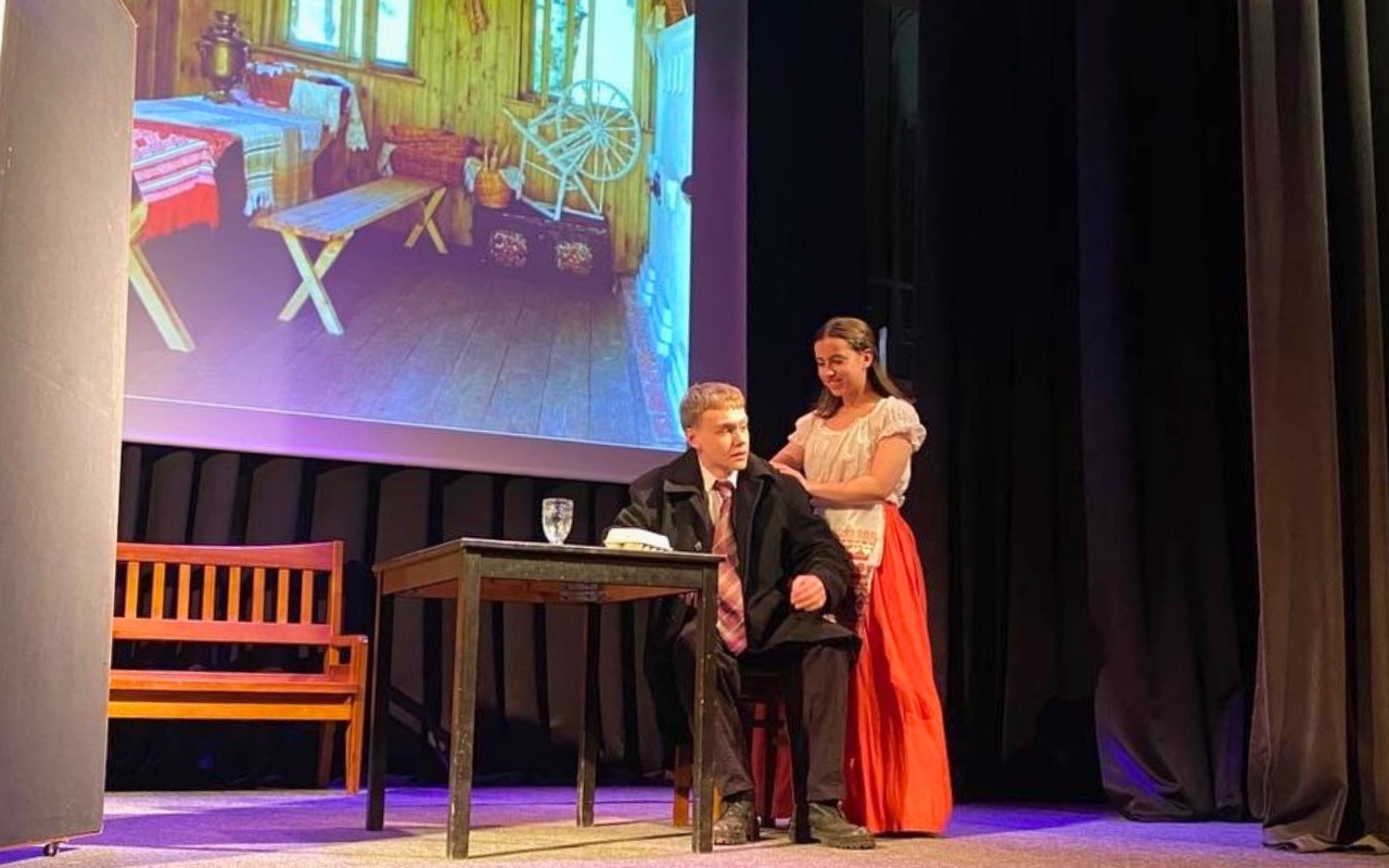 ФОТО к новости: «Ожившие полотна»: студенты НГПУ вновь выступят в Новосибирском государственном художественном музее с театрализованным дивертисментом по мотивам картин Валентина Серова