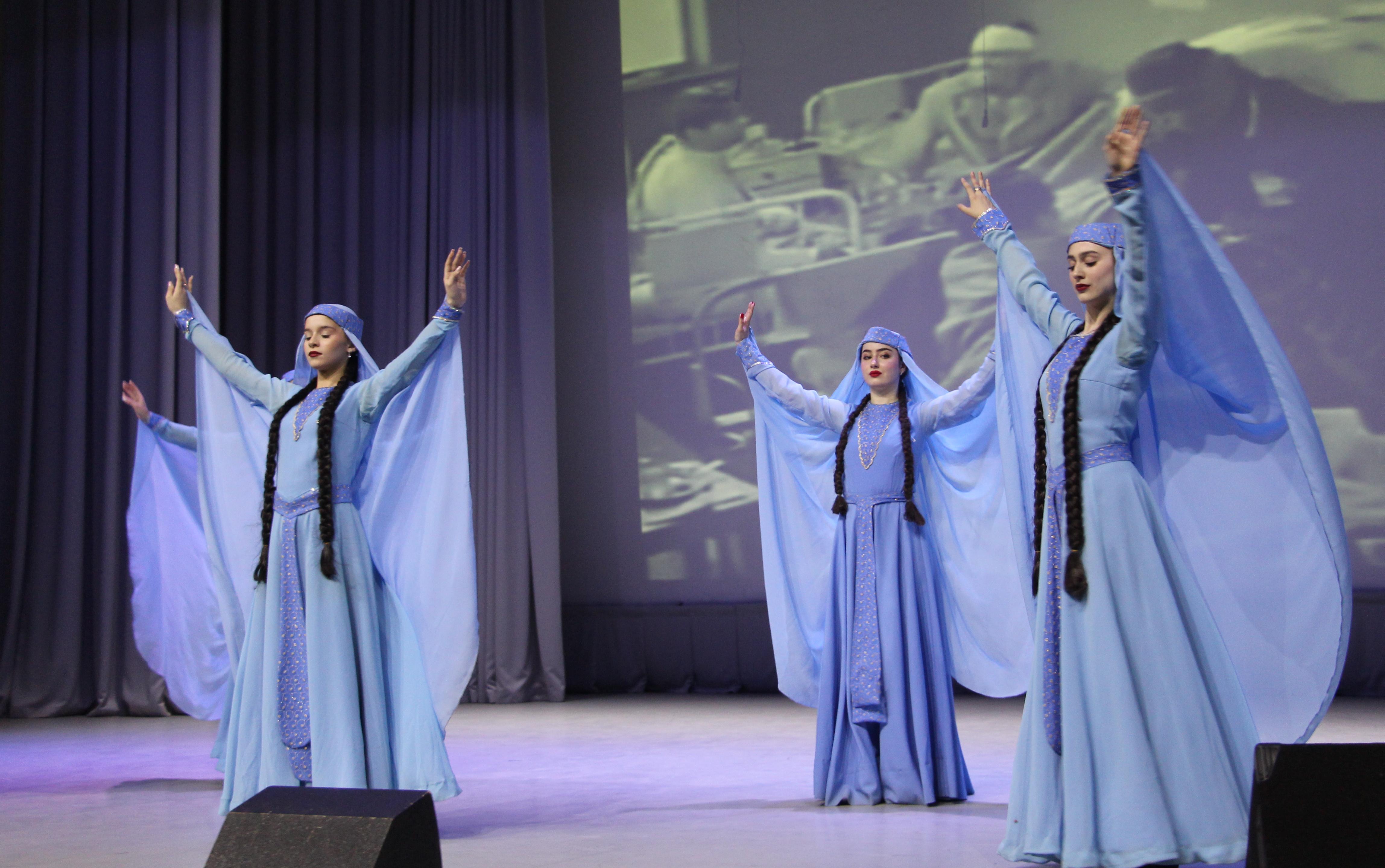 ФОТО к новости: Культура объединяет: в Новосибирске прошла конференция, посвященная дружбе народов  