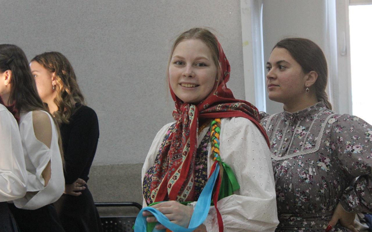 ФОТО к новости: Песни, танцы и знакомства: как прошла Покровская вечёрка в НГПУ