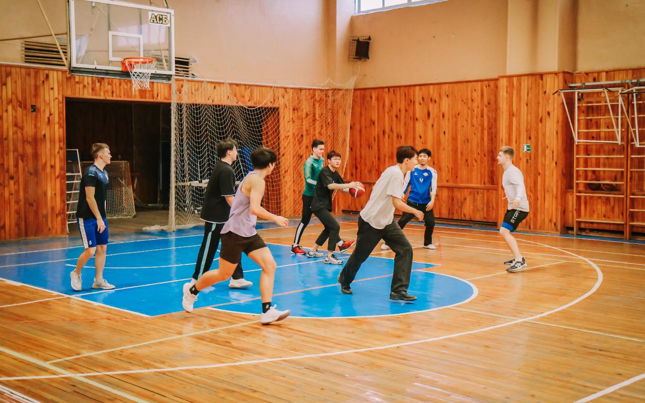 ФОТО к новости: Российско-китайский обмен: студенты НГПУ и Шаньдунского спортивного университета осваивают языки и боевые искусства