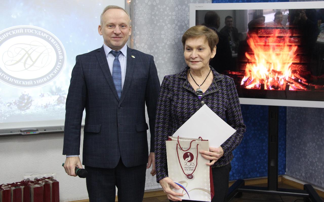 ФОТО к новости: Золотые кадры НГПУ