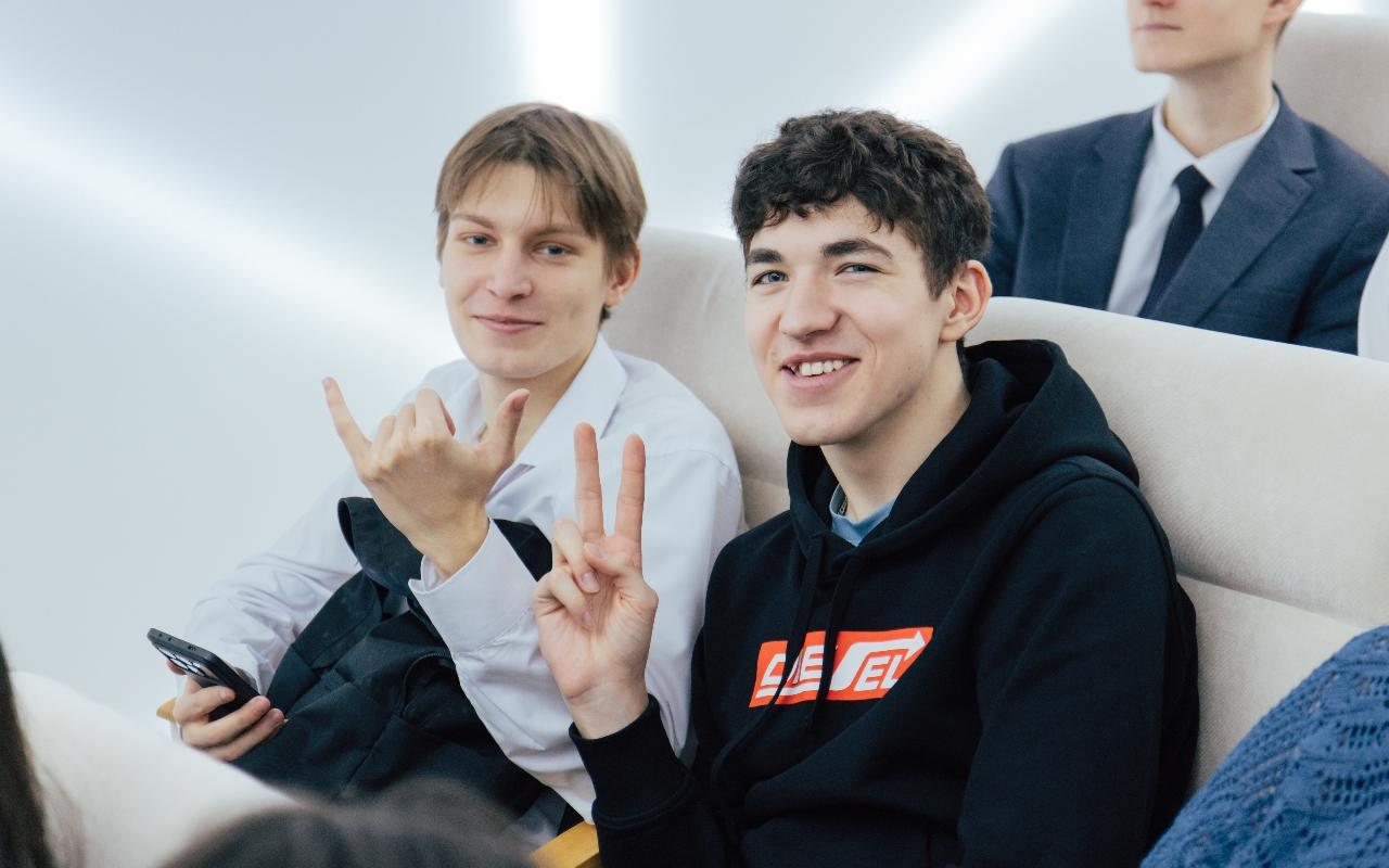 ФОТО к новости: Команда НГПУ провела профориентационное мероприятие для школьников наукограда Кольцово в рамках Дня российской науки