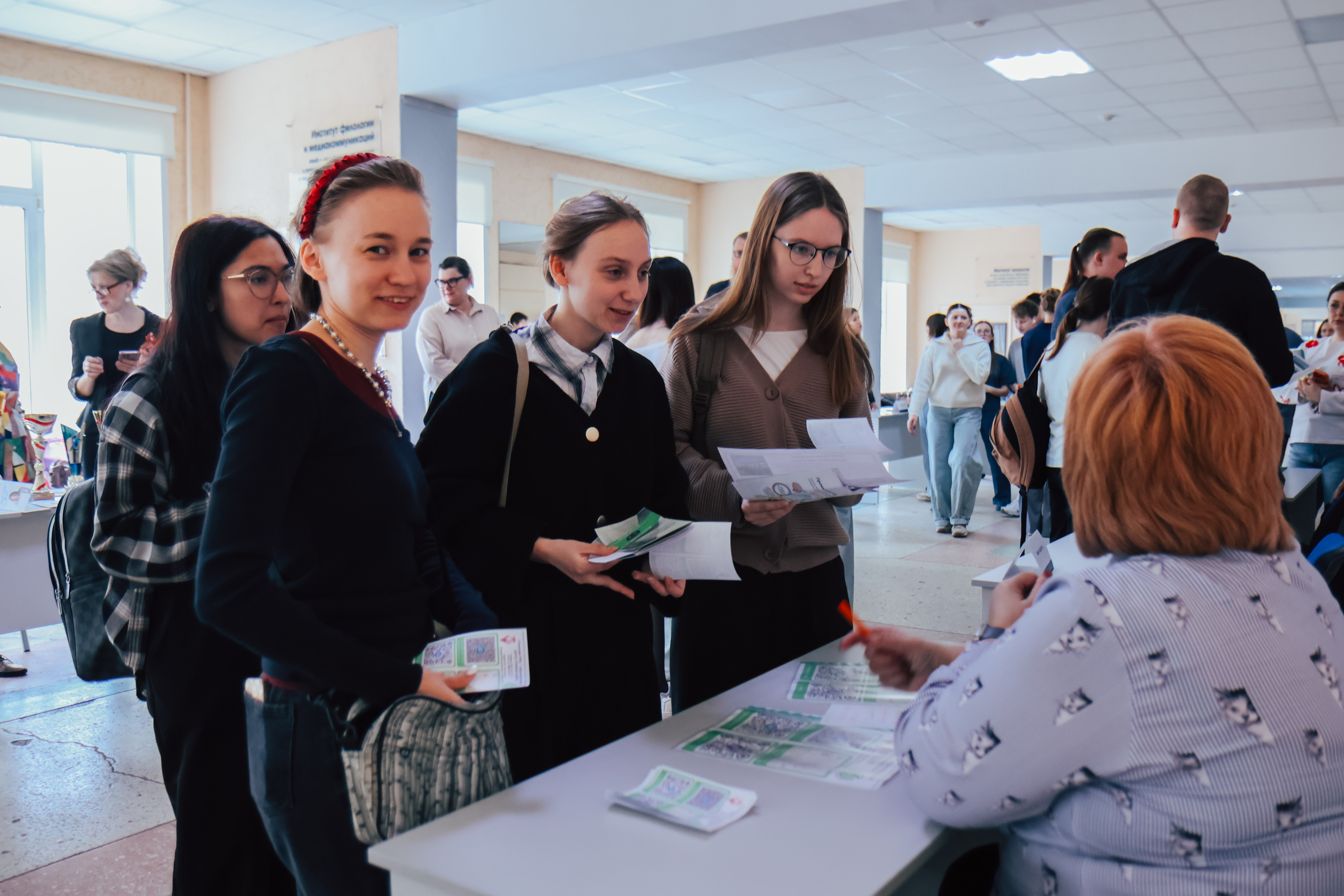 ФОТО к новости: Работодатели и будущие учителя встретились в НГПУ на Дне работодателя