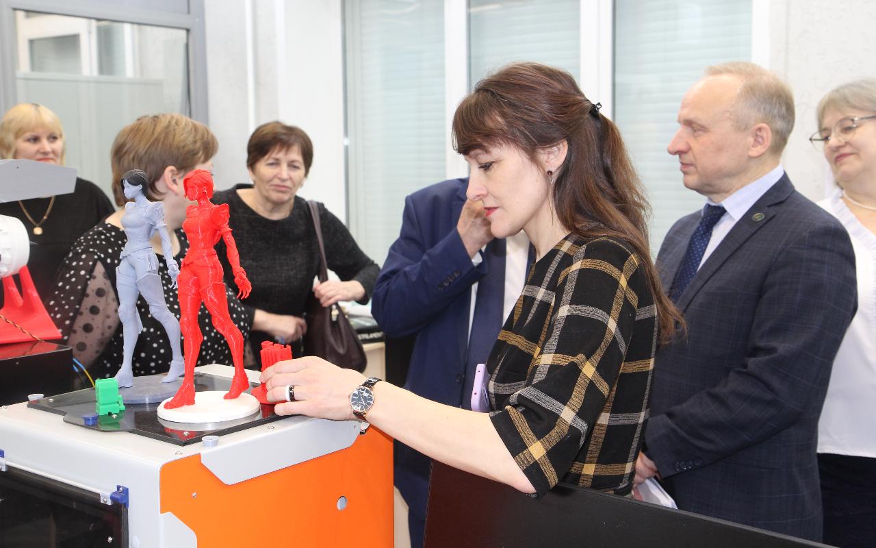 ФОТО к новости: И.о. ректора НГПУ Сергей Александрович Нелюбов: «Наша задача – формировать мотивацию у школьников к выбору профессии учителя»